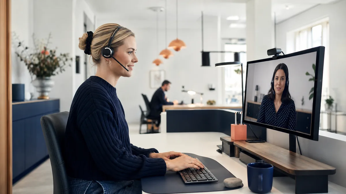 Intern receptionist og ekstern telefonservice sammenlignes i dansk virksomhed