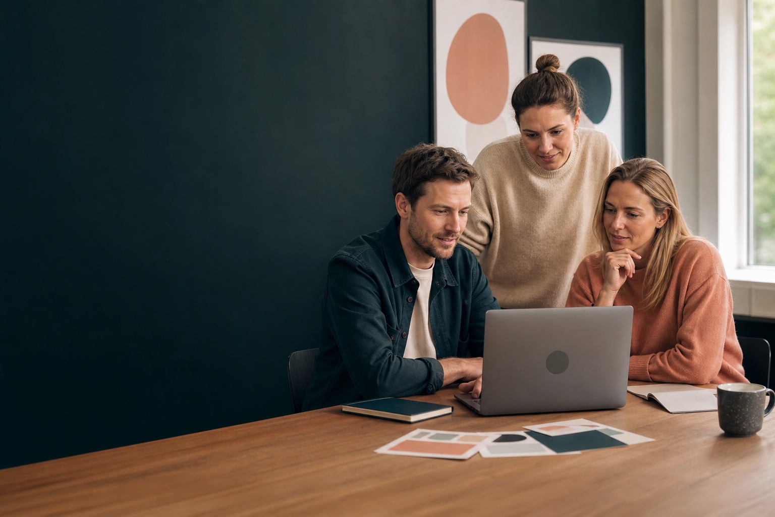 Dansk salgs- og marketingteam følger op på et kvalificeret websitelead